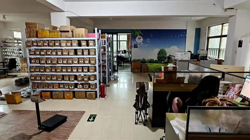 Showroom and meeting corner in Yiwu office